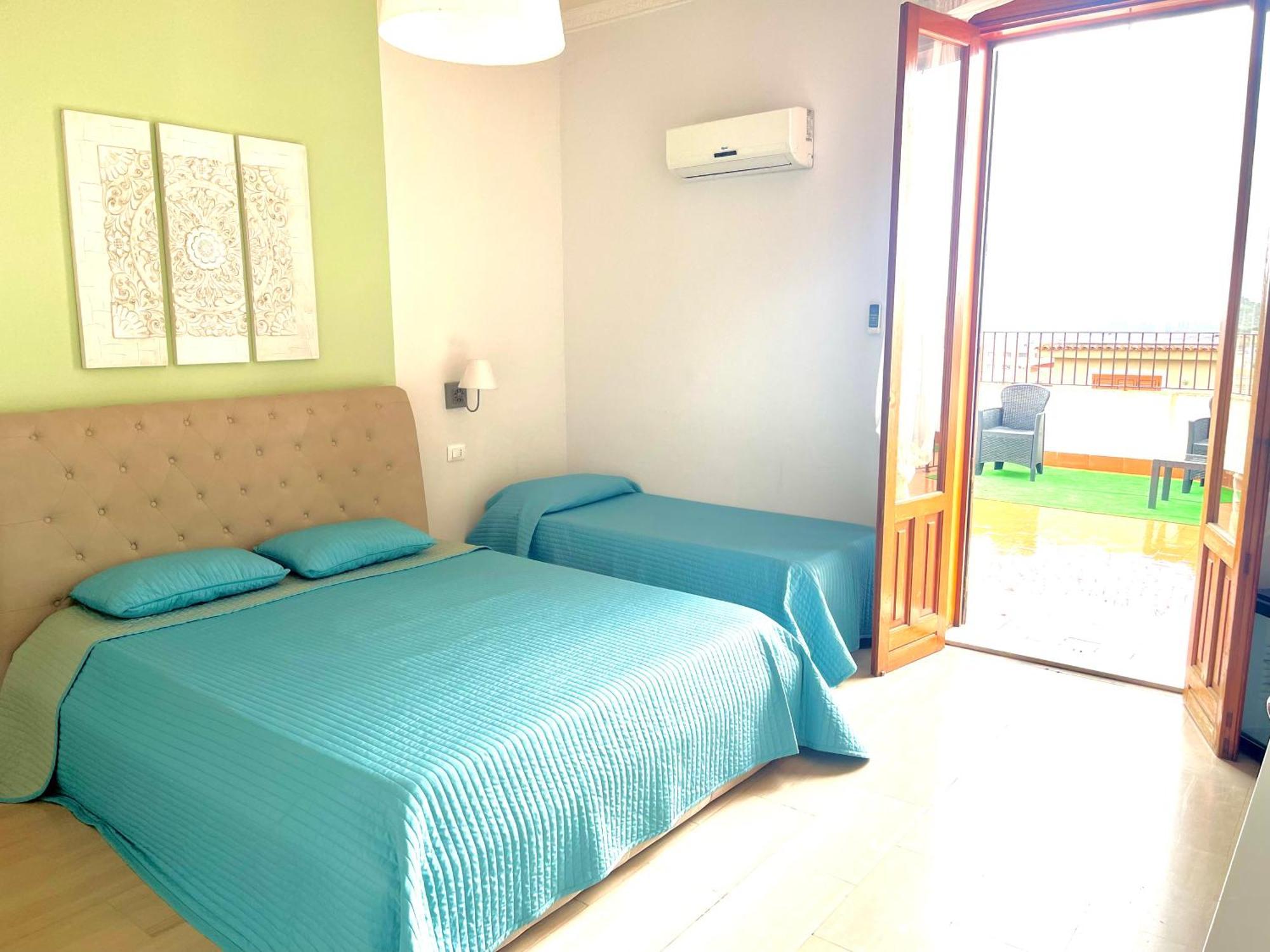 Simonetta'S Rooms Noto Exterior photo