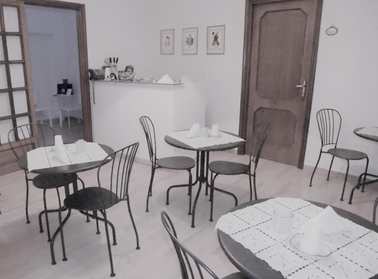 Simonetta'S Rooms Noto Exterior photo