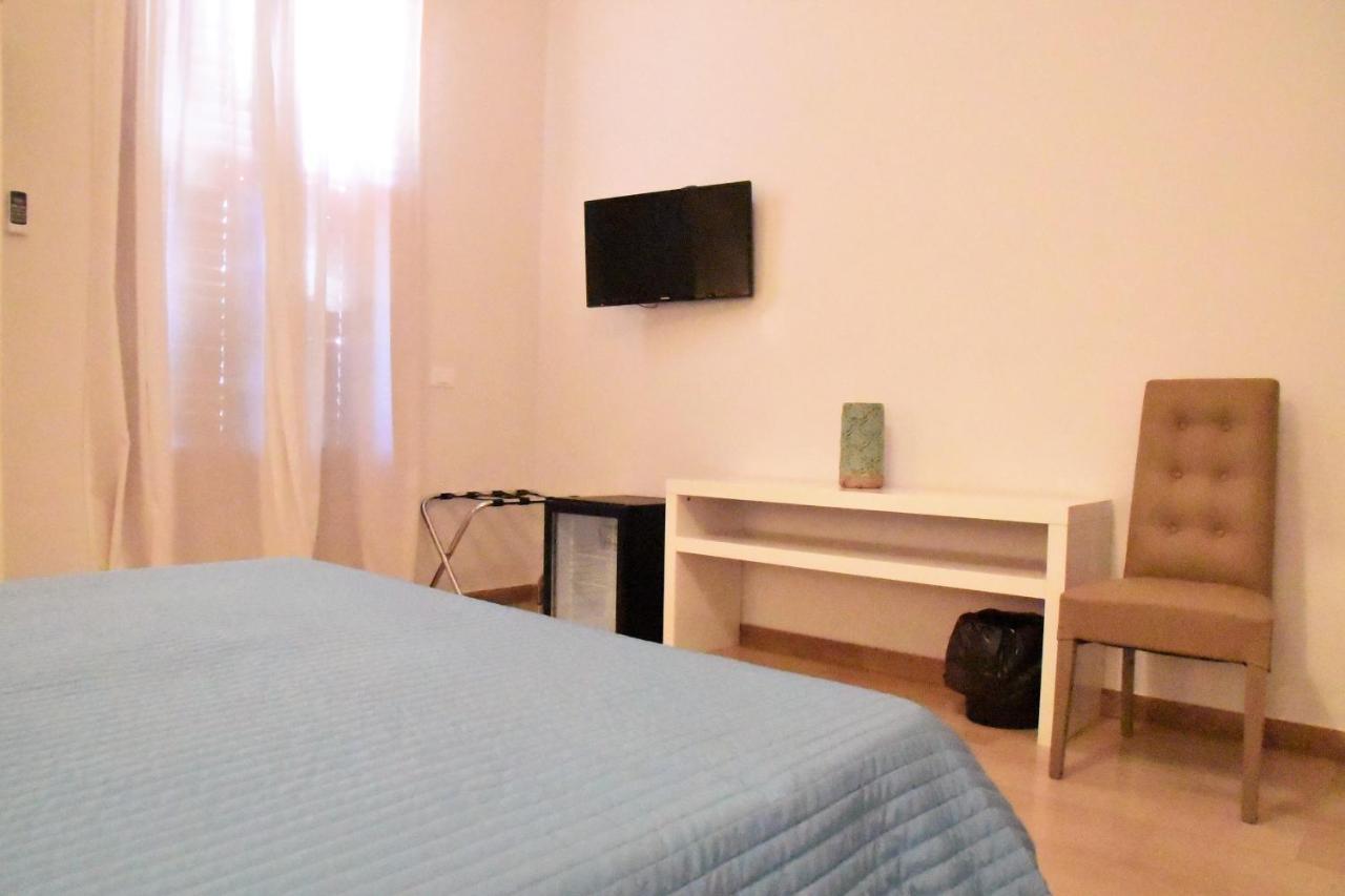 Simonetta'S Rooms Noto Exterior photo